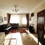 Yellow Stone House Отель