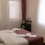 Отель Yellow Stone House *