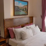 Отель Yellow Stone House *