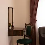 Yellow Stone House *