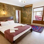 Отель Yellow Stone House