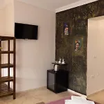 Отель Yellow Stone House