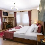 Отель Yellow Stone House *