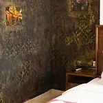 Yellow Stone House Отель