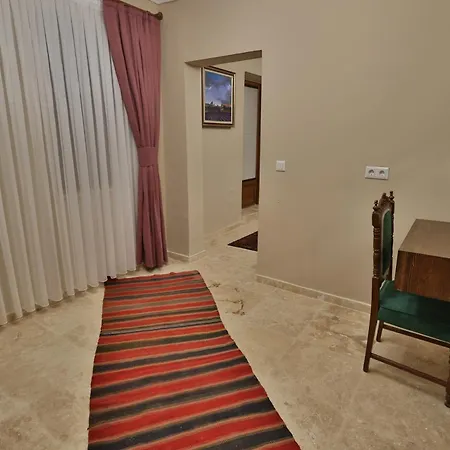 Yellow Stone House Hotel
