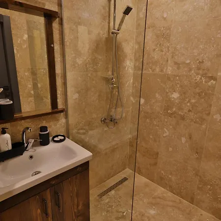 Yellow Stone House Otel *