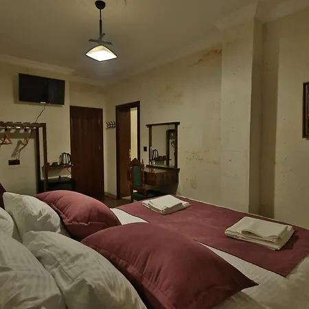 Yellow Stone House Hotel *