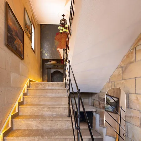 Yellow Stone House 酒店