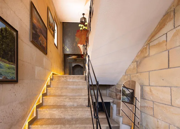 Yellow Stone House Hotell